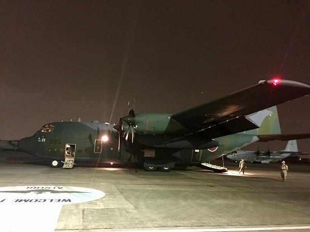 硫黄島問題懇話会会員 及び 硫黄島遺骨収集関係省庁会議メンバーによる「 硫黄島戦没者の碑 参拝、地下壕等 視察」から帰還（海上自衛隊硫黄島基地