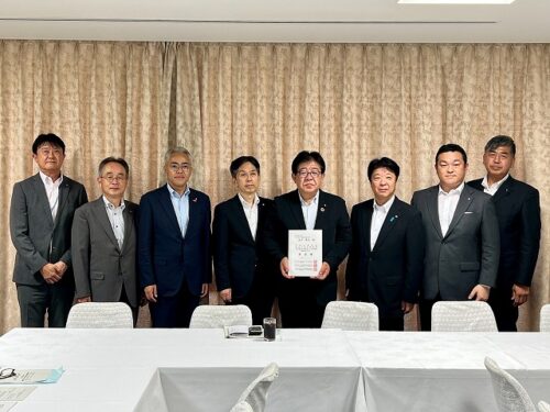 常磐自動車道建設促進期成同盟会・福島県東北中央自動車道建設促進期成同盟会・東北横断自動車道いわき新潟線建設促進期成同盟会 合同要望（自民党本部